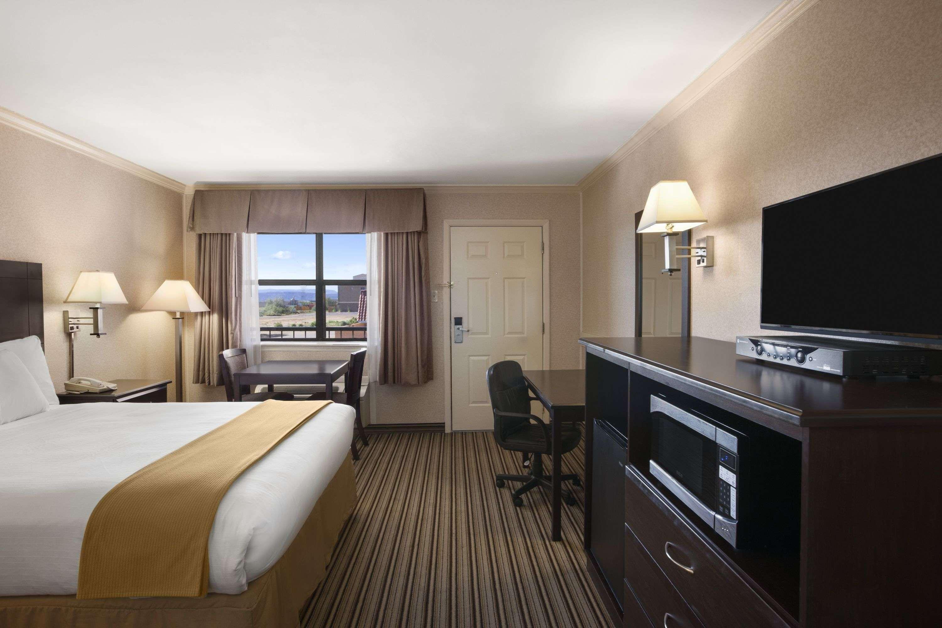Days Inn By Wyndham Grants Εξωτερικό φωτογραφία