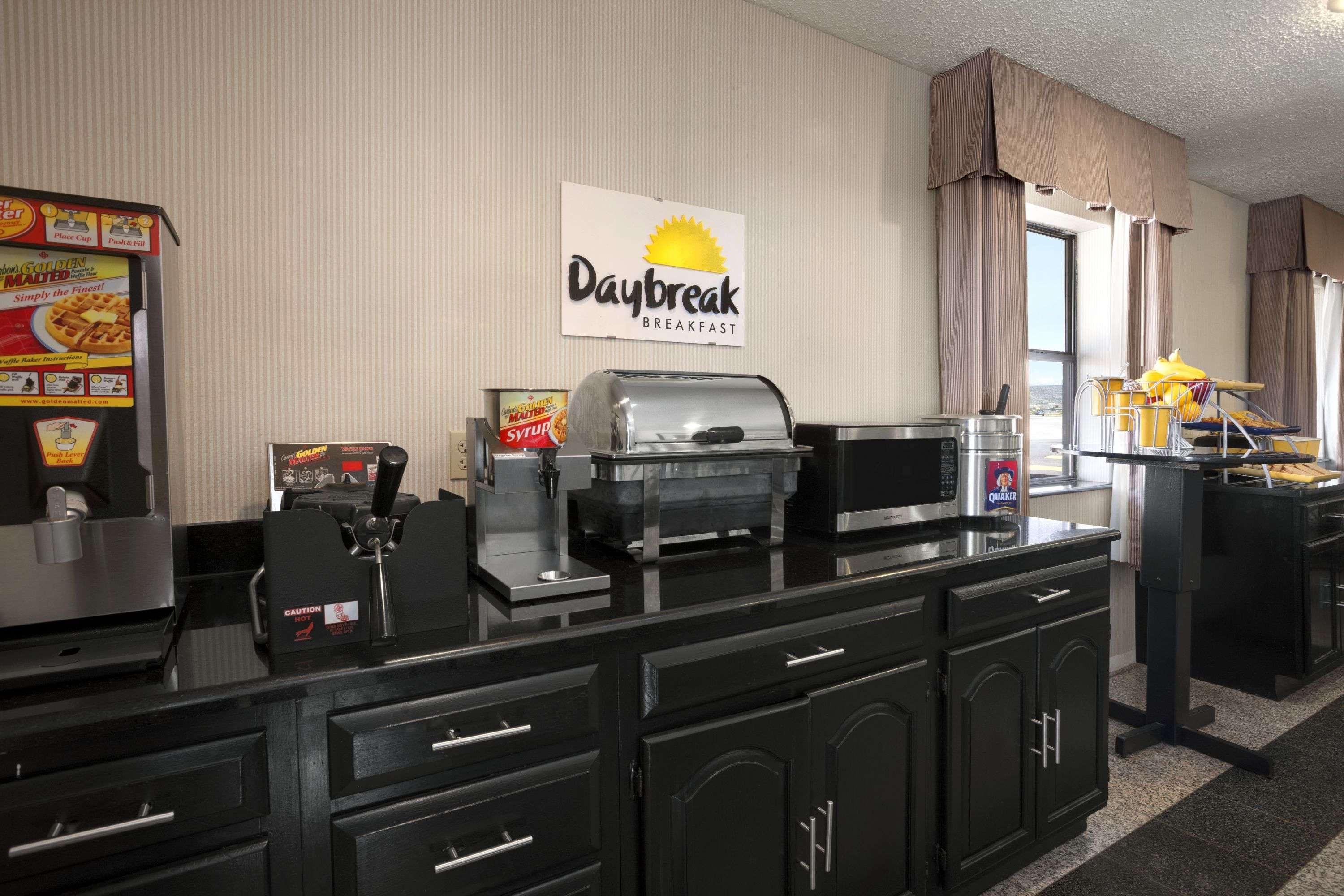 Days Inn By Wyndham Grants Εξωτερικό φωτογραφία