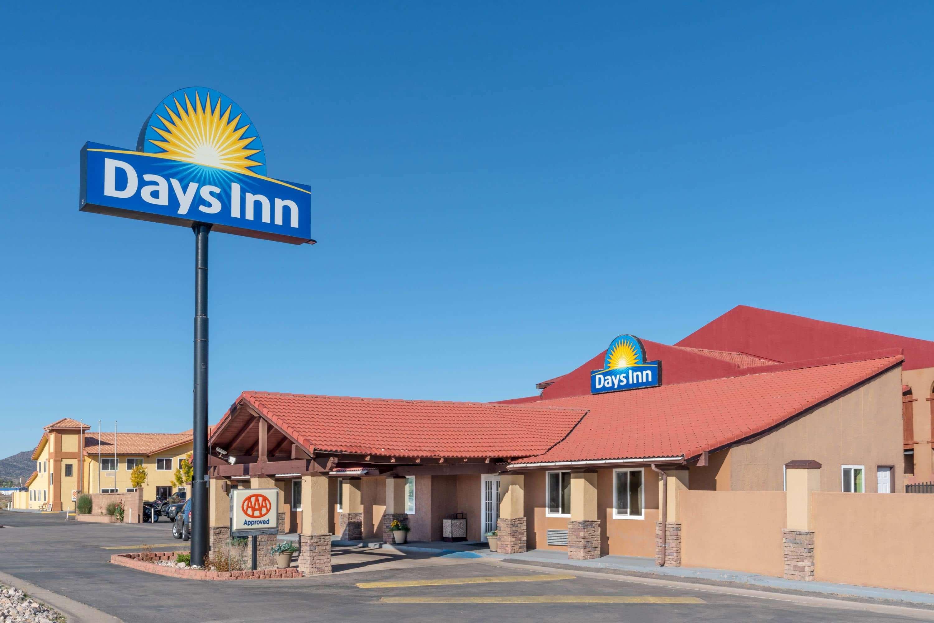 Days Inn By Wyndham Grants Εξωτερικό φωτογραφία