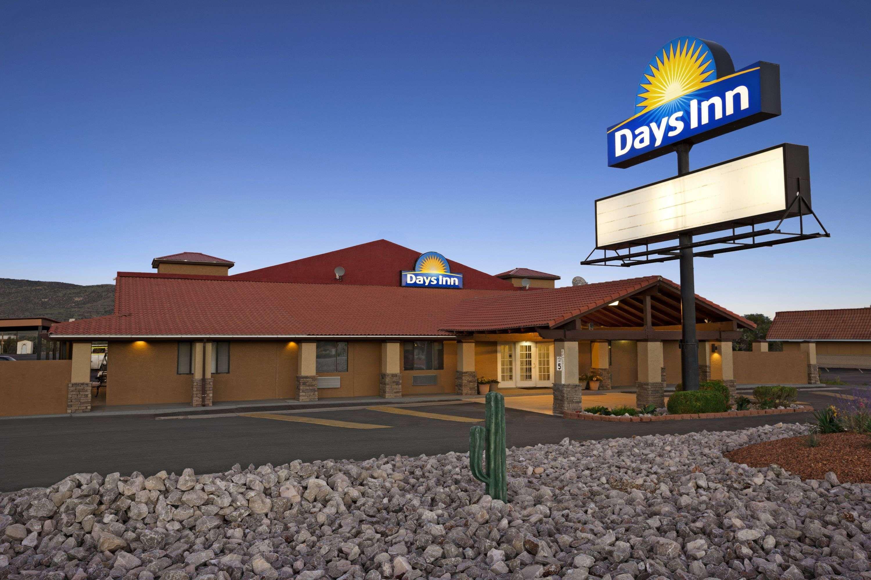 Days Inn By Wyndham Grants Εξωτερικό φωτογραφία